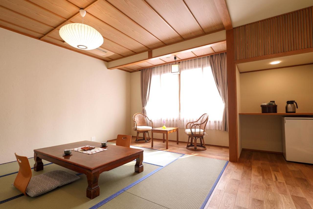 Tsukasaya Ryokan Цуруока Екстер'єр фото