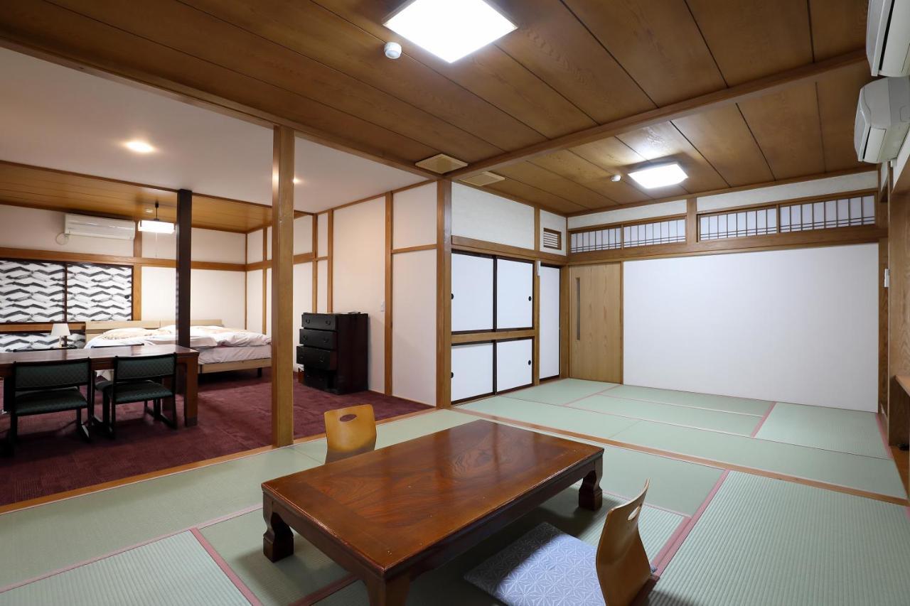 Tsukasaya Ryokan Цуруока Екстер'єр фото